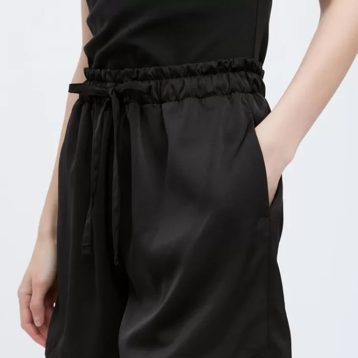 Uniqlo Satin Easy Women’s Shorts Black